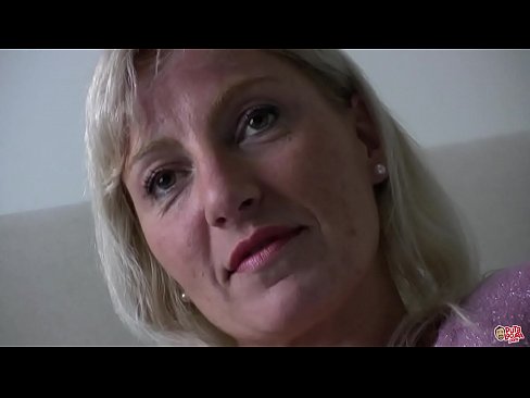 ❤️ D'Mamm, déi mir all gefuckt hunn ... Dame, behuelen Iech! ️❌ Super Porn bei eis
